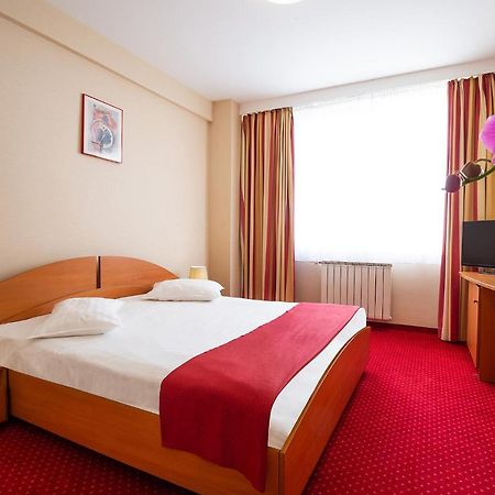 Hotel Dana Satu Mare Eksteriør bilde