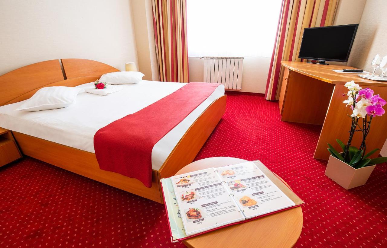 Hotel Dana Satu Mare Eksteriør bilde