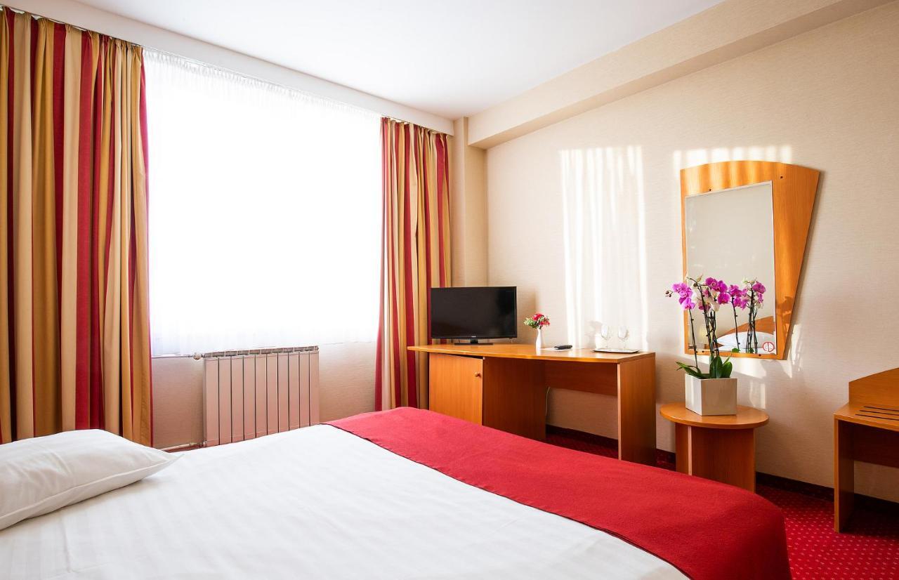 Hotel Dana Satu Mare Eksteriør bilde