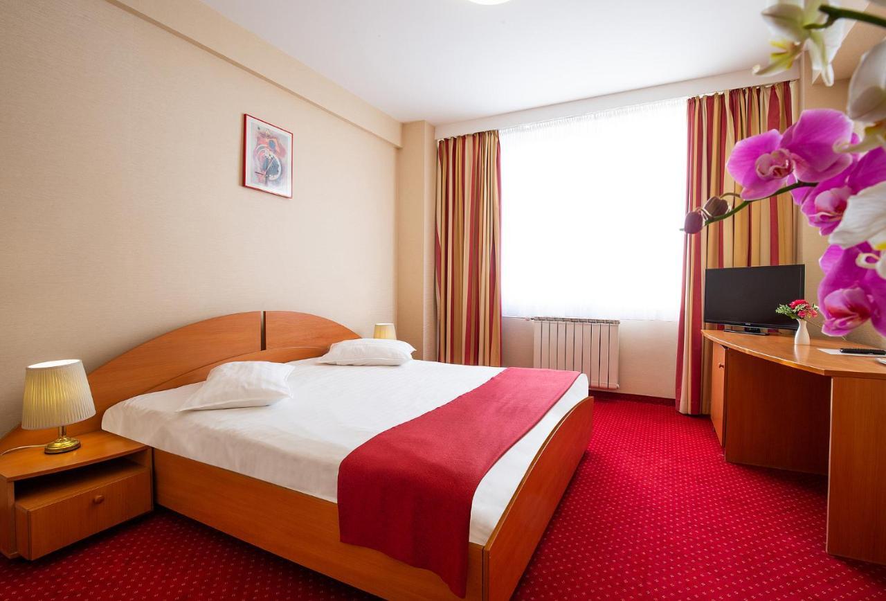 Hotel Dana Satu Mare Eksteriør bilde